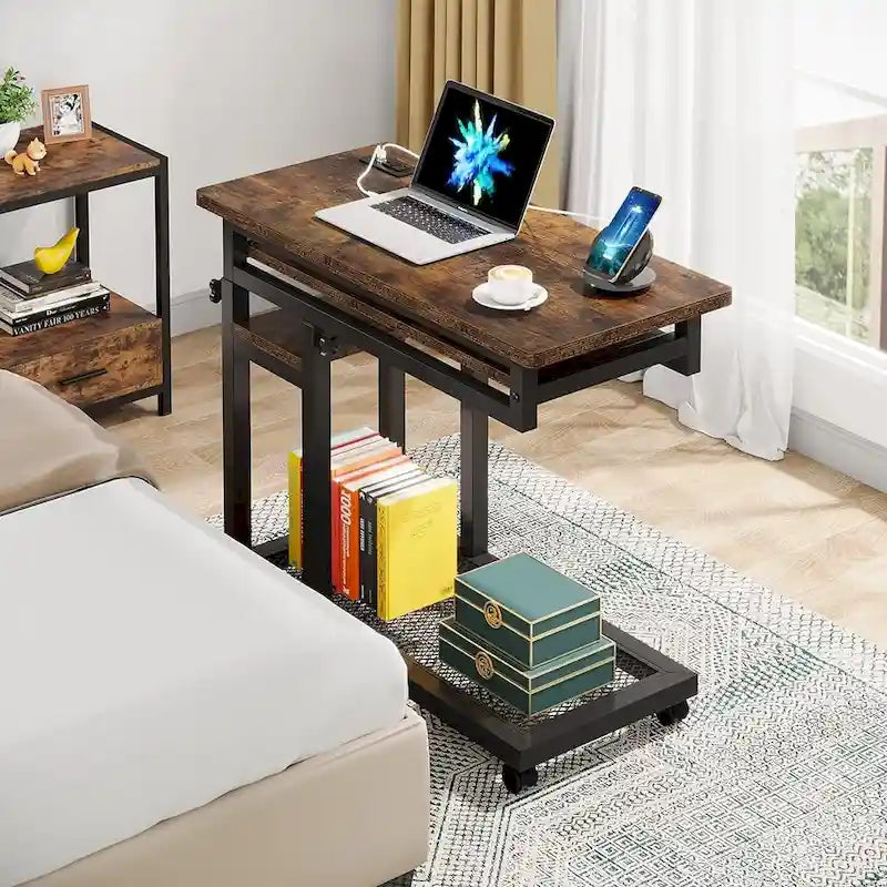 Table d'appoint roulante réglable en hauteur avec prises USB et étagères de rangement brun rustique