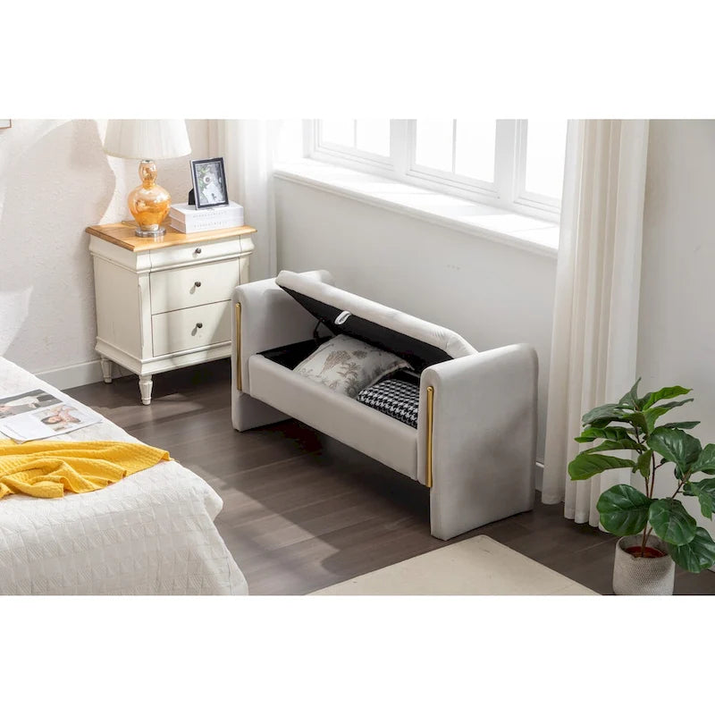 Banc de rangement capitonné avec bordure en métal doré, velours ivoire et gris