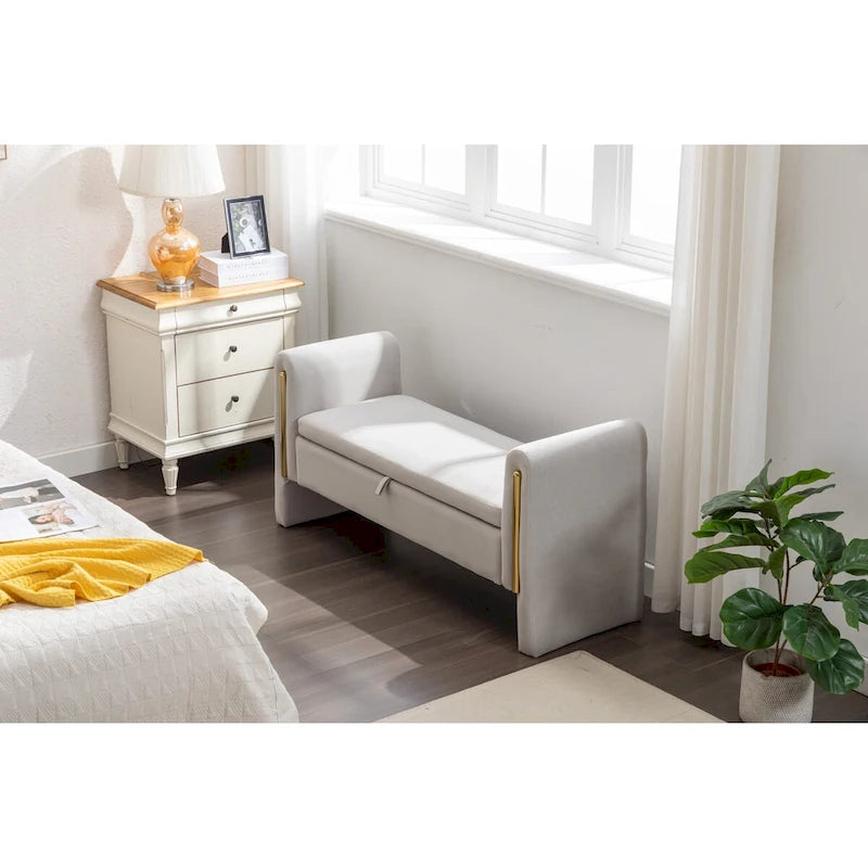 Banc de rangement capitonné avec bordure en métal doré, velours ivoire et gris