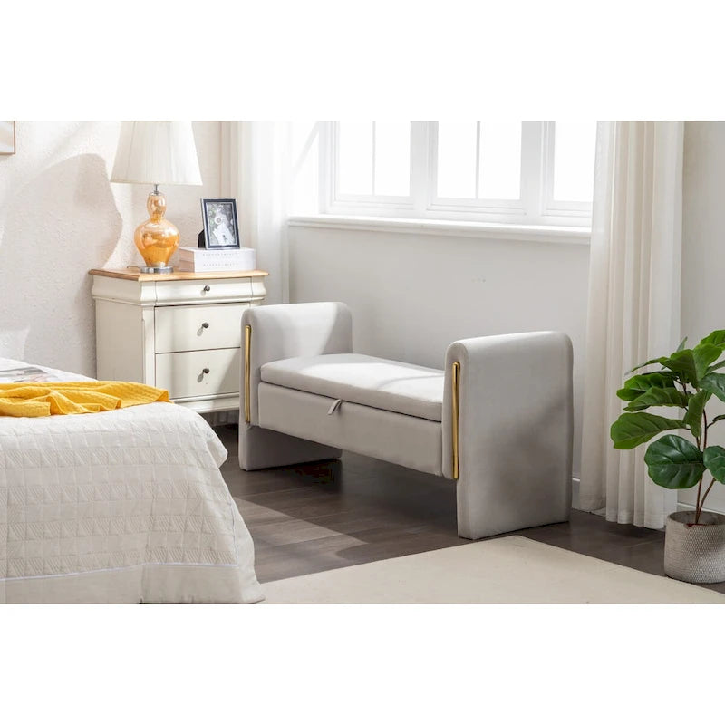 Banc de rangement capitonné avec bordure en métal doré, velours ivoire et gris