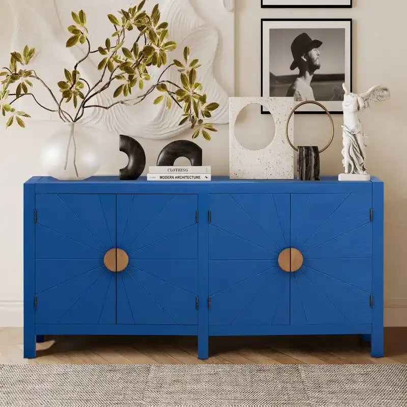 Buffet quatre portes avec motif de lignes rayonnantes et poignées dorées