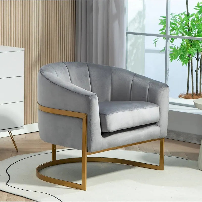 Fauteuil crapaud en velours avec piètement en métal doré