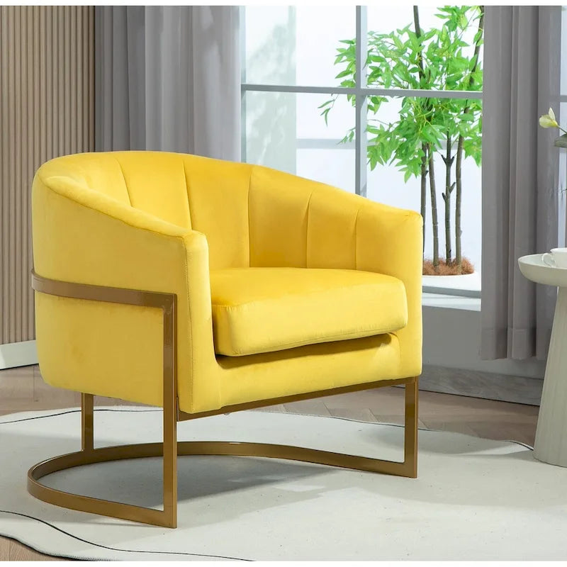 Fauteuil crapaud en velours avec piètement en métal doré
