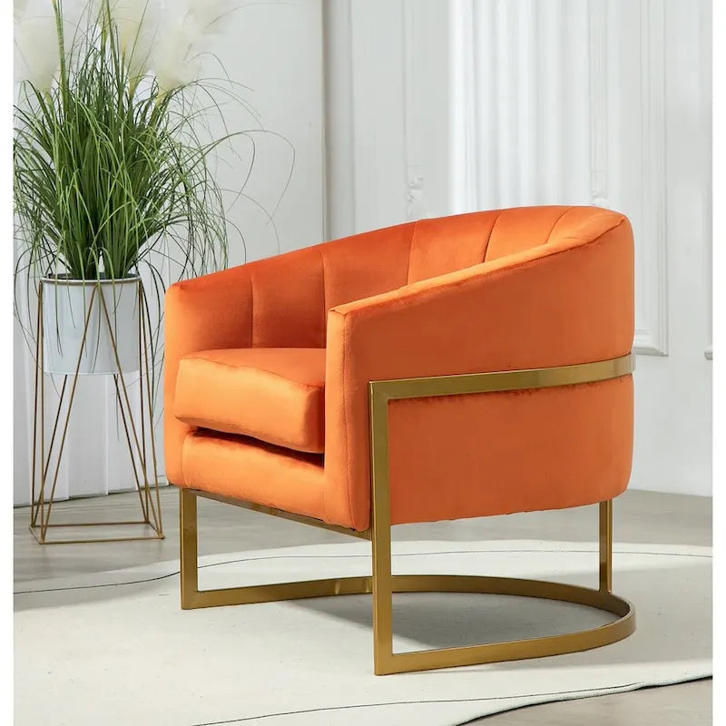 Fauteuil crapaud en velours avec piètement en métal doré